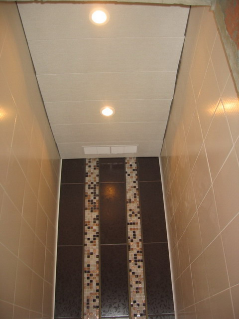 Потолок в ванной из пластиковых панелей: как сделать своими руками | irhidey.ru